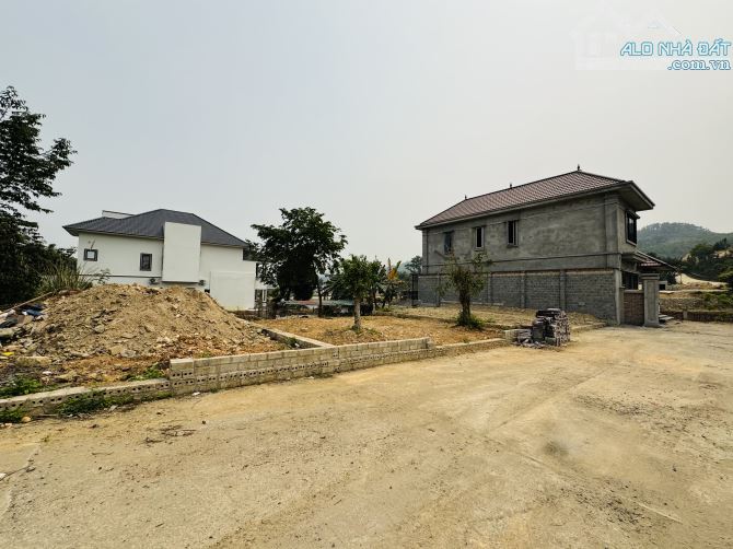 125M2 MẶT TIỀN 9M NỞ HẬU GẦN TRƯỜNG GẦN HỒ GẦN ĐAỊ LỘ - 2