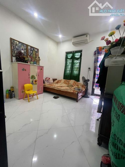 BÁN NHÀ LĨNH NAM 30M2 - 3 TẦNG - NGÕ THÔNG 3 GÁC - 40M2 RA PHỐ OTO TRÁNH - 2,18 TỶ - 2