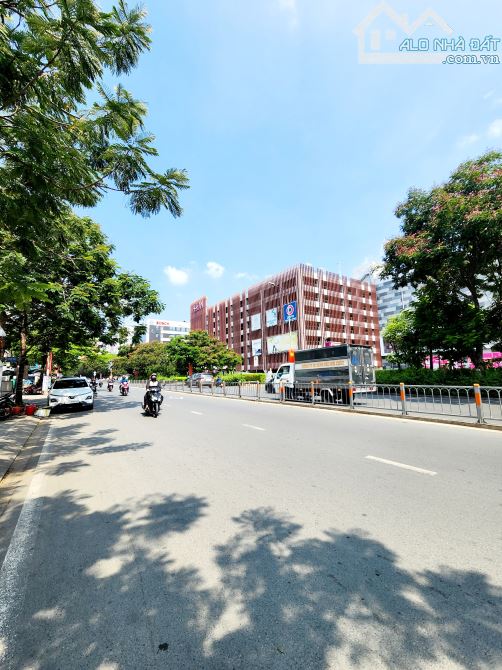 🏠🏠 NHÀ MỚI ĐẸP TÂN PHÚ - NGANG Gần 5m NỞ HẬU - FULL NỘI THẤT - NGAY CHỢ TÂN HƯƠNG - 2