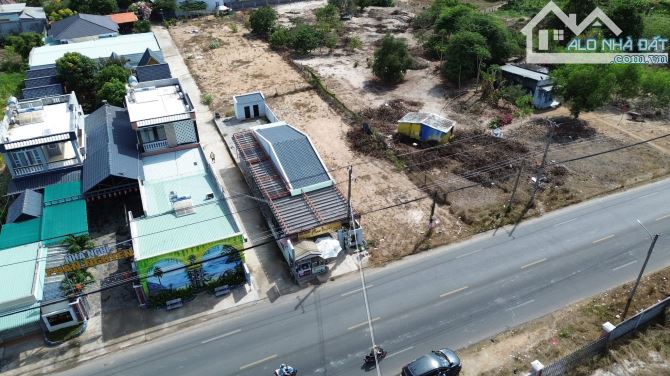 MẶT TIỀN ĐƯỜNG VEN BIỂN-1050m2-có 20m mt ven biển và 52m mt bê tông, có 620 thổ cư - 2