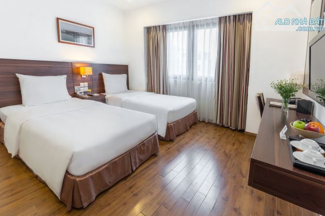 Khách sạn phố cổ, mặt phố Nguyễn Trường Tộ, 14 tầng, 48 phòng, sổ đỏ 1 chủ, quận Ba Đình - 3