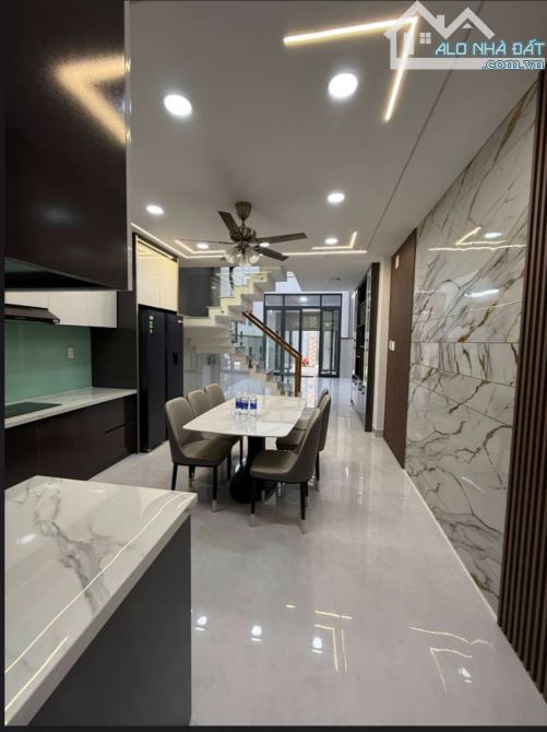 Bán Nhà Đẹp Khu VIP Quận 12 - 4 x 16 - 5 Tầng - Full Nội Thất Mới 100% - XH Thông Khắp Nơi - 3