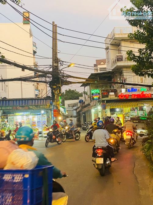 Bán khách sạn Đường số 8 p11 GV, 16 phòng, dt 5,5 x 22m _ Trệt lửng 3 lầu _ Giá 13,5 tỷ - 3