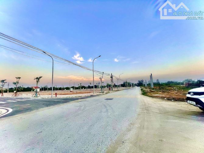 Hơn 1 tỷ có ngay 53m,Full thổ cư,MT hơn 5m,sát Đại Lộ Thăng Long,Ga Metro 5 và tổ hợp Vin - 3