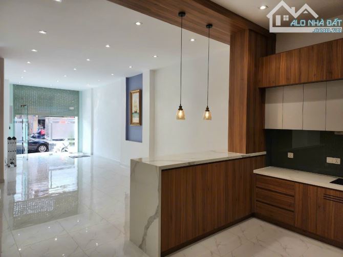 NHÀ 1 TRỆT 2 LẦU MẶT TIỀN ĐƯỜNG 30/4 P TRUNG DŨNG - 3