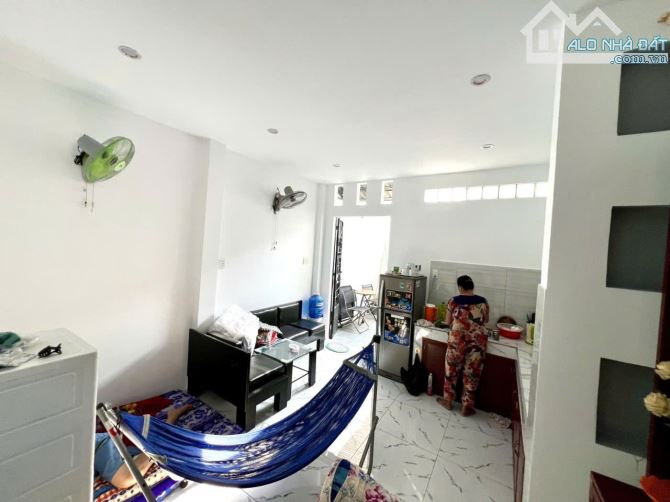 Bán nhà (95m2. 4x23. 5PN) gần Đại Lộ Võ Văn Kiệt - Hồ Học Lãm. hẻm tương lai 4m - 2