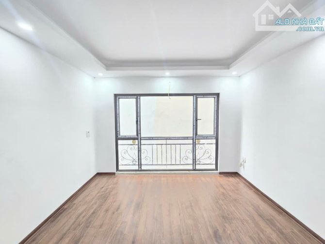 Bán Nhà Tứ Hiệp 52m 5 t thiết kế đẹp full nội thất gần ô tô ,tiện ích sẵn có giá 7.45 tỷ - 3