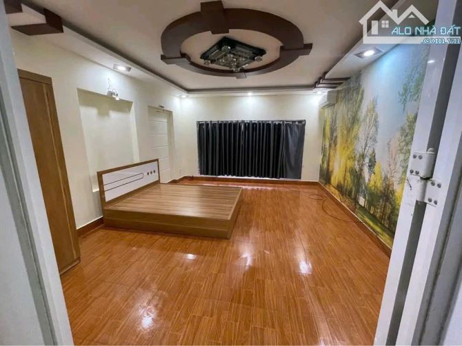 Cho thuê nhà riêng 193 Văn Cao - 4 phòng ngủ đầy đủ đồ - ô tô đỗ cửa - 3