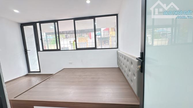 Bán nhà tt tầng 3 siêu đẹp 3pn rộng 90m2 cầu giấy nhỉnh 3 tỷ - 3