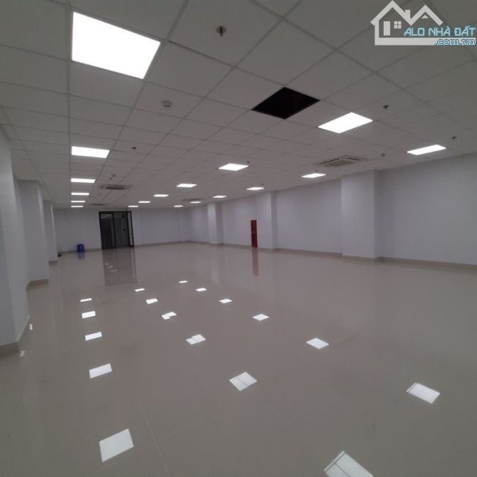 Bán Tòa Văn Phòng Đường Nguyễn Văn Cừ Long Biên 229m2 10 tầng mặt tiền 8m 144.9 tỷ - 3