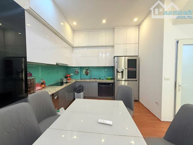 Cần Bán Nhà Mễ Trì Hạ-Nhà Đẹp, Vô Cùng Tiện Ích- Diện Tích 41m, Mặt tiền 4.5m- Giá 8.9 Tỷ - 3