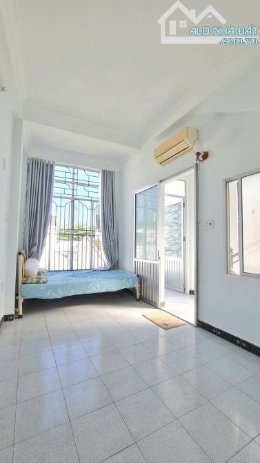BÁN NHÀ 4 TẦNG HẺM BẠCH ĐẰNG THÔNG RA VÕ TRỨ CÓ 3PN 3WC.DT 29M NGAG 3,7M.HUỚG TÂY BẮC - 3