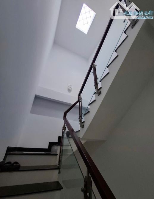 Nhà 4 tầng full nội thấp 50m2 chỉ hơn 5 tỷ , ngay UBND p. Phú Thuận Quận 7 - 3
