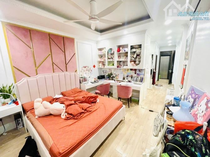 BÁN NHÀ PHÂN LÔ ĐẦM TRẤU - Q. HBT - 6 TẦNG THANG MÁY - OTO ĐỖ CỬA - 53 m2- 21.5 TỶ CÒN TL - 4