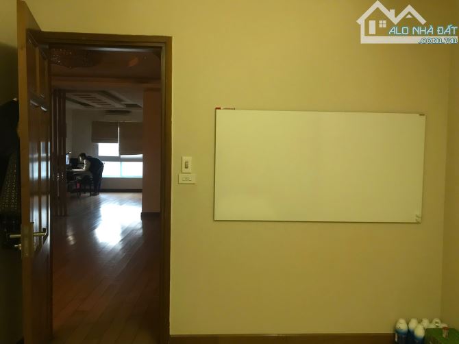 Bán CHCC tòa CT5 Mỹ Đình Sông Đà. DT 132m² gồm 4pn và 2vs, nhà 2 mặt thoáng. Giá 8,35 tỷ. - 4