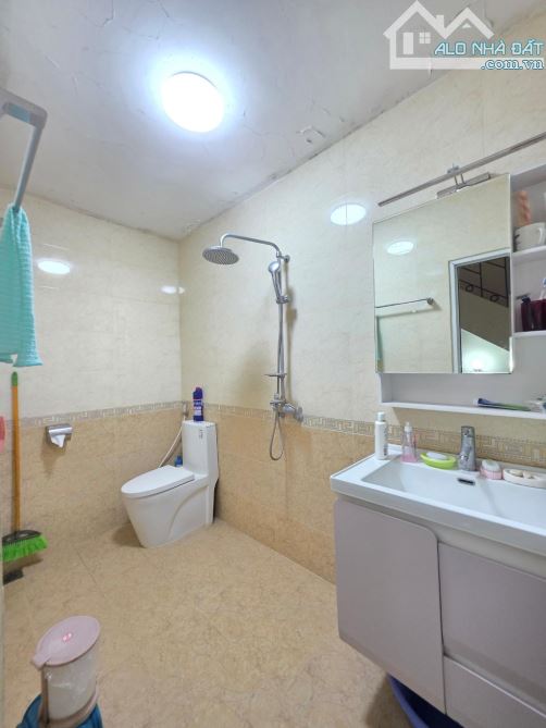 Bán nhà tam khương 4 tầng ô tô tránh vào nhà kinh doanh gần phố đống đa - 4