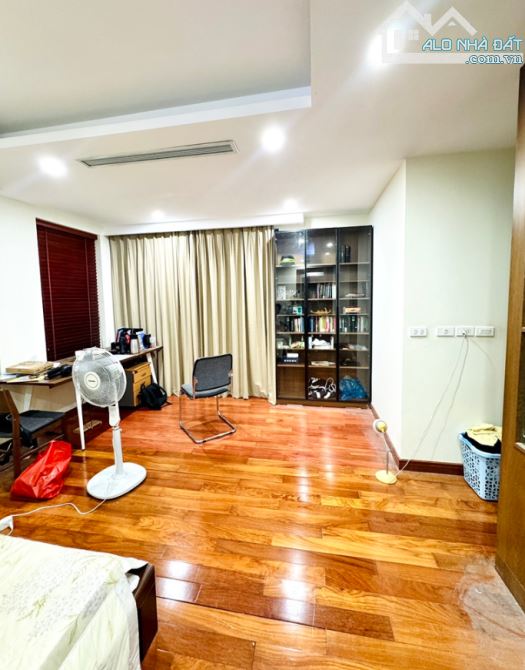 Biệt Thự -Gamuda gardens 188m2 , xây 4 tầng, lô góc. Giá thương lượng - 4