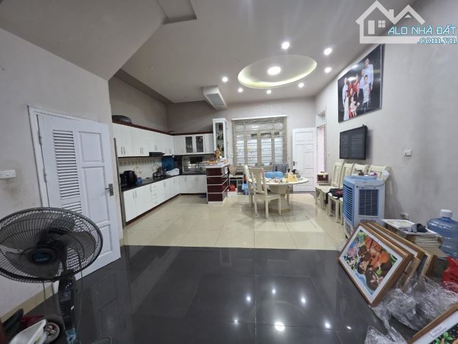 +B.án N.hà TT ĐỨC GIANG-DT106M2- 4T NHỈNH 12.5 TỶ- NHÀ  ĐẸP- HÓT - GIÁ TỐT - NT CHẤT . - 4
