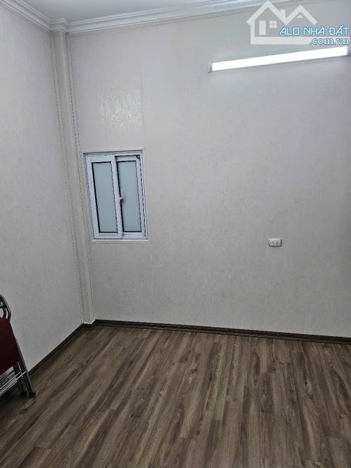 Cho thuê nhà Phố Bạch Đằng 8 Triệu, 20m2, 3.5 tầng, 2 ngủ, 8Tr - KD online, ở gđ, nhóm - 4
