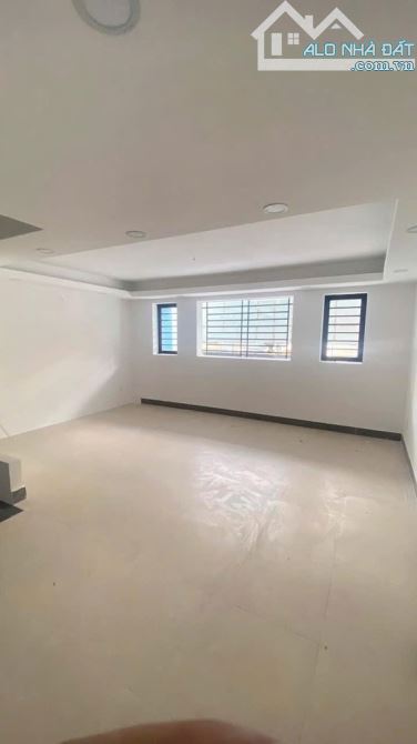 GẤP BÁN NHÀ MẶT TIỀN KD NGAY CHỢ TÂN HƯƠNG 43M2(5,3m X 8,15m)4PN 3WC GIÁ CHỈ 8 TỶ 200 TL - 4