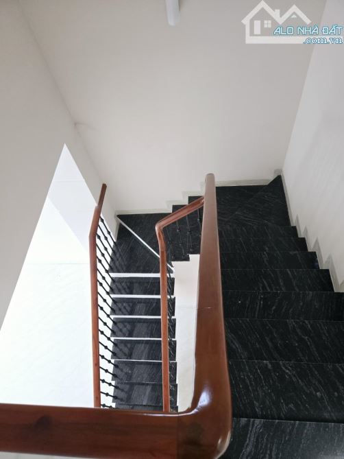Nhỉnh 4 tỷ- 68m²- Nhà 2 tầng mới- HXH- Gần Ga Metro- Q9 - 4