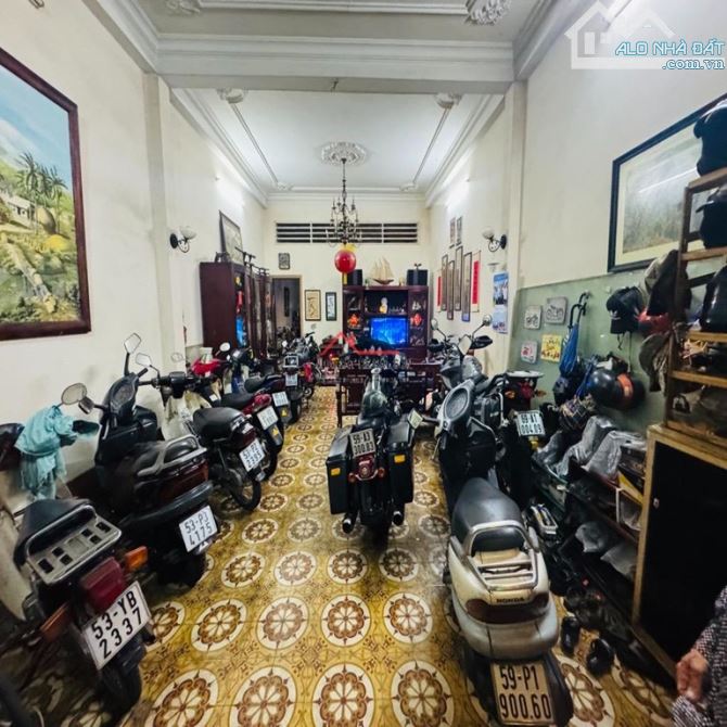 HAI MT THĂNG LONG TRUỚC SAU  - CHỦ NHÀ CỰU CHIẾN BINH - 5X25 4 TẦNG - 25 TỶ - 4