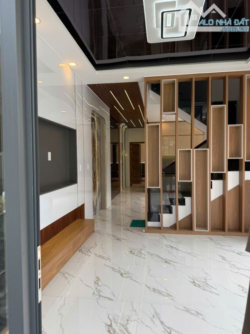 Bán nhà góc biệt thự vườn mới đẳng cấp 1 trệt + 1 lầu - DT 142m2 - đường nhựa 6m - 4ty9 - 4