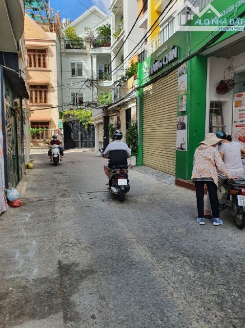 Bán nhà HXH NGỦ TRONG PHÒNG Đoàn Thị Điểm PN, 4 tầng, sổ vuông A4, nhỉnh 11 tỷ - 4