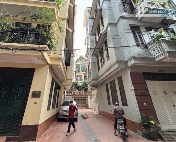 Bán nhà Hoàng Hoa Thám - Ba Đình - 51m2 - 5 Tầng - MT4.6m - 15.8 Tỷ - 5