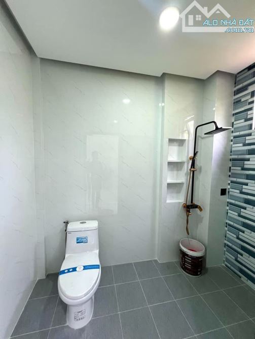KẸT TIỀN CHỦ HẠ GIÁ SỐC NHÀ CẤP 4 GIÀM NGAY 100 TRIỆU CHO ANH CHỊ THIỆN CHÍ MUA - 5