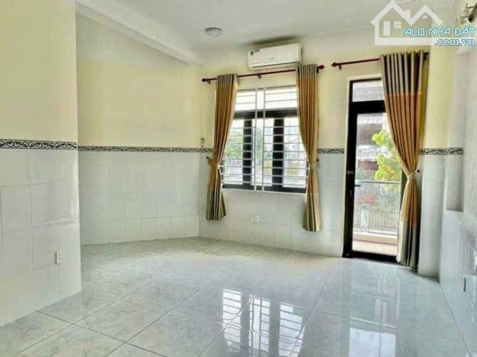 Cho thuê nhà KDC Hiệp Thành 3: 6 x21 . 1 trệt 2 lầu, có 5 phòng, 6 máy lạnh, lô góc - 5