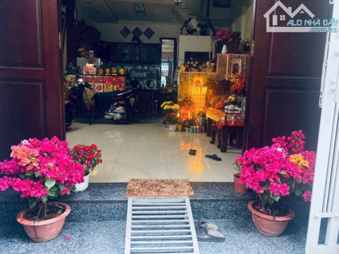 NHÀ TÔN ĐẢN Q4 - HẺM ÔTÔ - 4 LẦU ĐÚC- 42m2, 5x8m- GIÁ 6 TỶ NHỈNH - 5