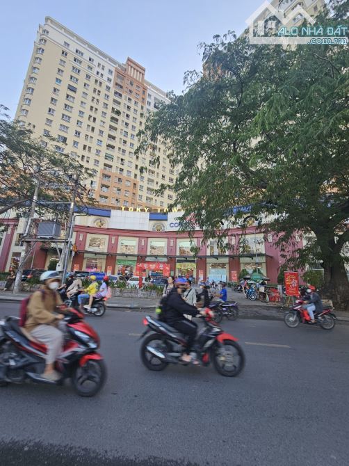 NHÀ MỘT ĐỜI CHỦ GẤP BÁN LO VIỆC GIA ĐÌNH - SÁT BÊN CHỢ CHÓ - HƠN 79M2 - TRUNG MỸ TÂY . - 5