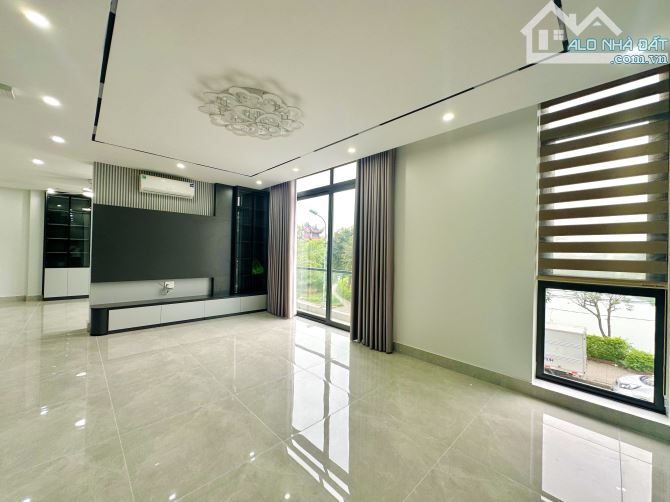 Đã từng mơ mỗi sáng thức dậy, mở cửa ra là thấy mặt hồ xanh mát trải dài trước mắt chưa ạ? - 5