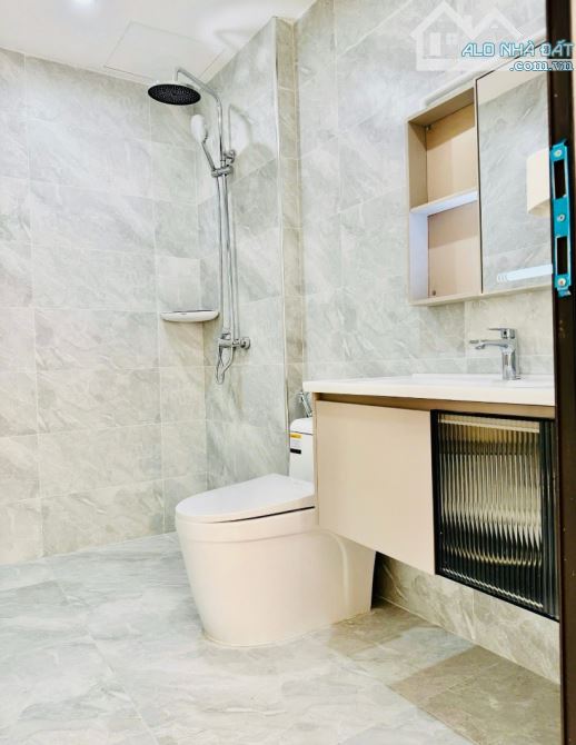 NHÀ ĐẸP Ở NGAY PHỐ THUỴ KHUÊ - GẦN Ô TÔ - DIỆN TÍCH RỘNG - VĂN MINH - GẦN HỒ TÂY - 5