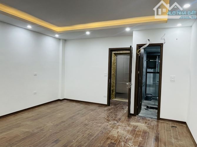 Nhà mới Hoàng Cầu, 5m ra ô tô tránh, 7 tầng TM, kinh doanh, 45m 5m mặt, Giá 14.5 tỷ - 5