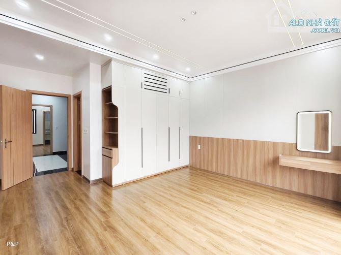 Nhà đẹp xây mới Tuyến 2 Văn Cao. DT( 5m x 15m = 75m2 ) x 6T Thang Máy - 5