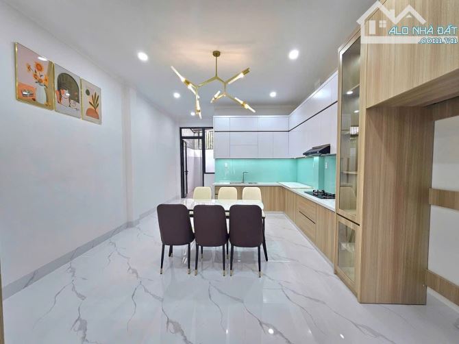 Nhà mới 1 trệt 2 lầu mặt tiền đường DX82 Định Hoà TDM BD giá 5,5 tỷ - 5