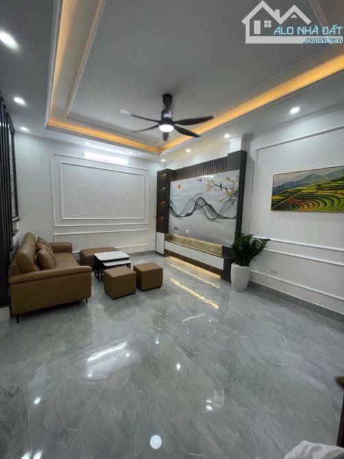Bán Nhà Khương Đình - TX , DT 38m , Giá Hơn 7 Tỷ , oto gần , Ngõ nông - 5