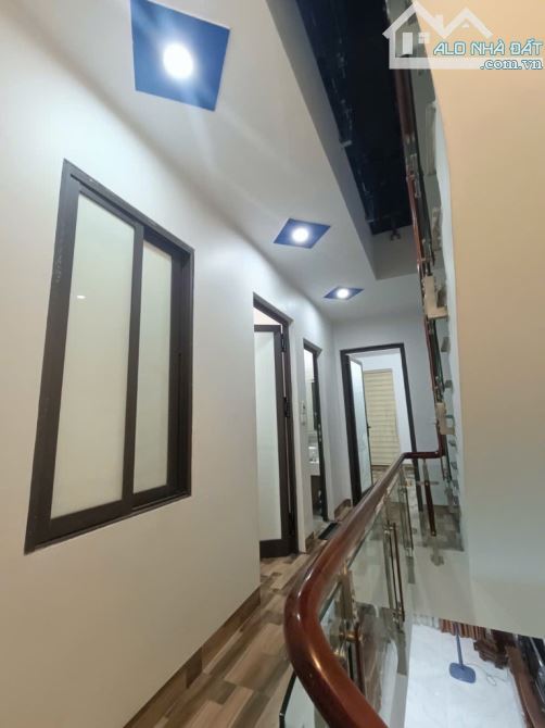 CỰC HIẾM, BÁN NHÀ VIỆT HƯNG, 51M, 5 TÂNG, GARA, THÔNG, 3 THOÁNG - 5