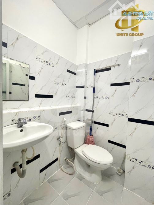 Studio cửa sổ nội thất đầy đủ gần quận 1, quận 2 - 5