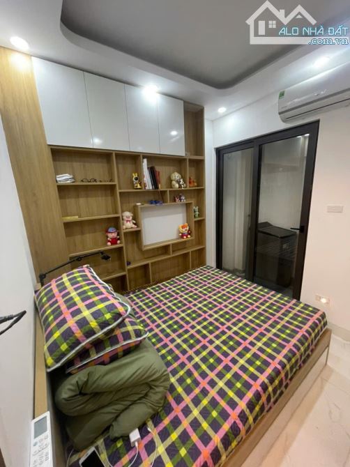 BÁN CĂN HỘ CCMN PHỐ GIẢI PHÓNG - CHỈ 15m RA PHỐ - HƠN TỶ  - Toà nhà mới xây đc 2 năm, tầng - 5