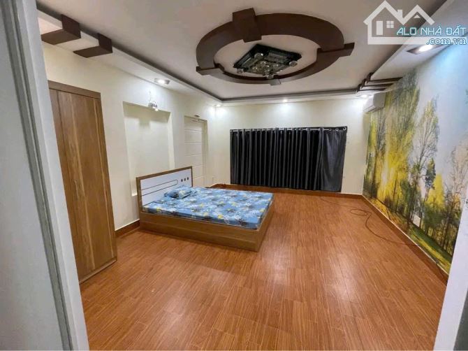 Cho thuê nhà riêng 193 Văn Cao - 4 phòng ngủ đầy đủ đồ - ô tô đỗ cửa - 5