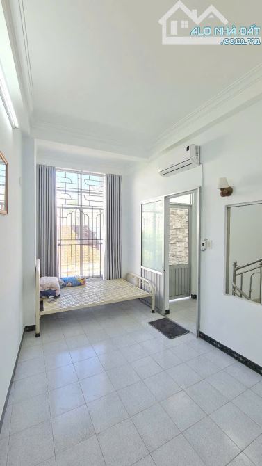 BÁN NHÀ 4 TẦNG HẺM BẠCH ĐẰNG THÔNG RA VÕ TRỨ CÓ 3PN 3WC.DT 29M NGAG 3,7M.HUỚG TÂY BẮC - 5