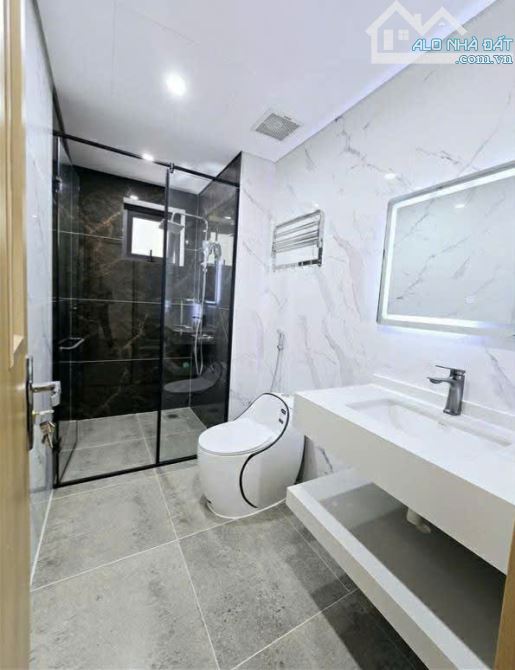 CỰC PHẨM NHÀ MỚI VIỆT HƯNG LONG BIÊN, GARA Ô TÔ, KINH DOANH, TM, NỘI THẤT XỊN, GIÁ KHÓ TIN - 5