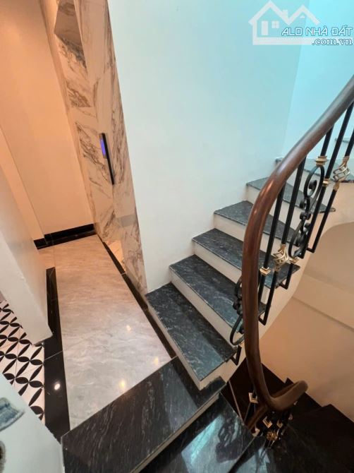 CHỈ 6.9 TỶ CÓ NGAY NHÀ MỚI KEENG 5 TẦNG THANG MÁY, Ô TÔ MẬU LƯƠNG, DT 32M2, MT 4.12M - 5