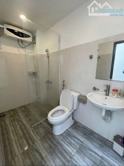 Cho thuê nhà 2 tầng Hồ Xuân Hương sát biển Mỹ Khê có sân ô tô - 5
