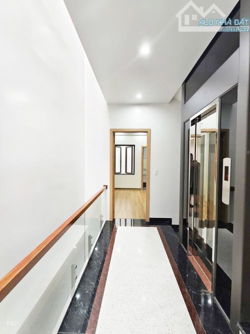 Nhà đẹp xây mới Tuyến 2 Văn Cao. DT( 5m x 15m = 75m2 ) x 6T Thang Máy - 6