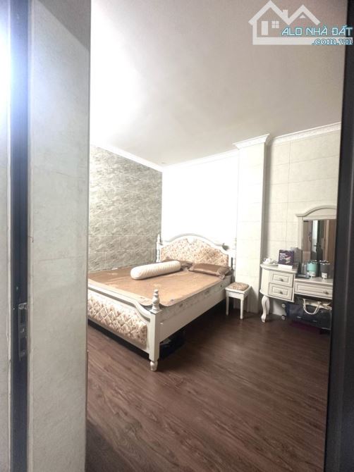 NHÂN HÒA  QUAN NHÂN THANH XUÂN CĂN HỘ 3 NGỦ LÔ GÓC FULL NỘI THẤT TUYỆT ĐẸP 130m 5,5 TỶ - 6
