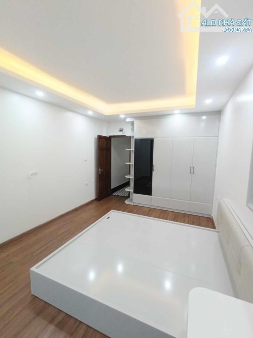 Nhà mới tinh, 2 oto vào nhà, thang máy xịn, ngõ thông, nhiều tiện ích, 61m2, giá 18.2 tỷ - 6